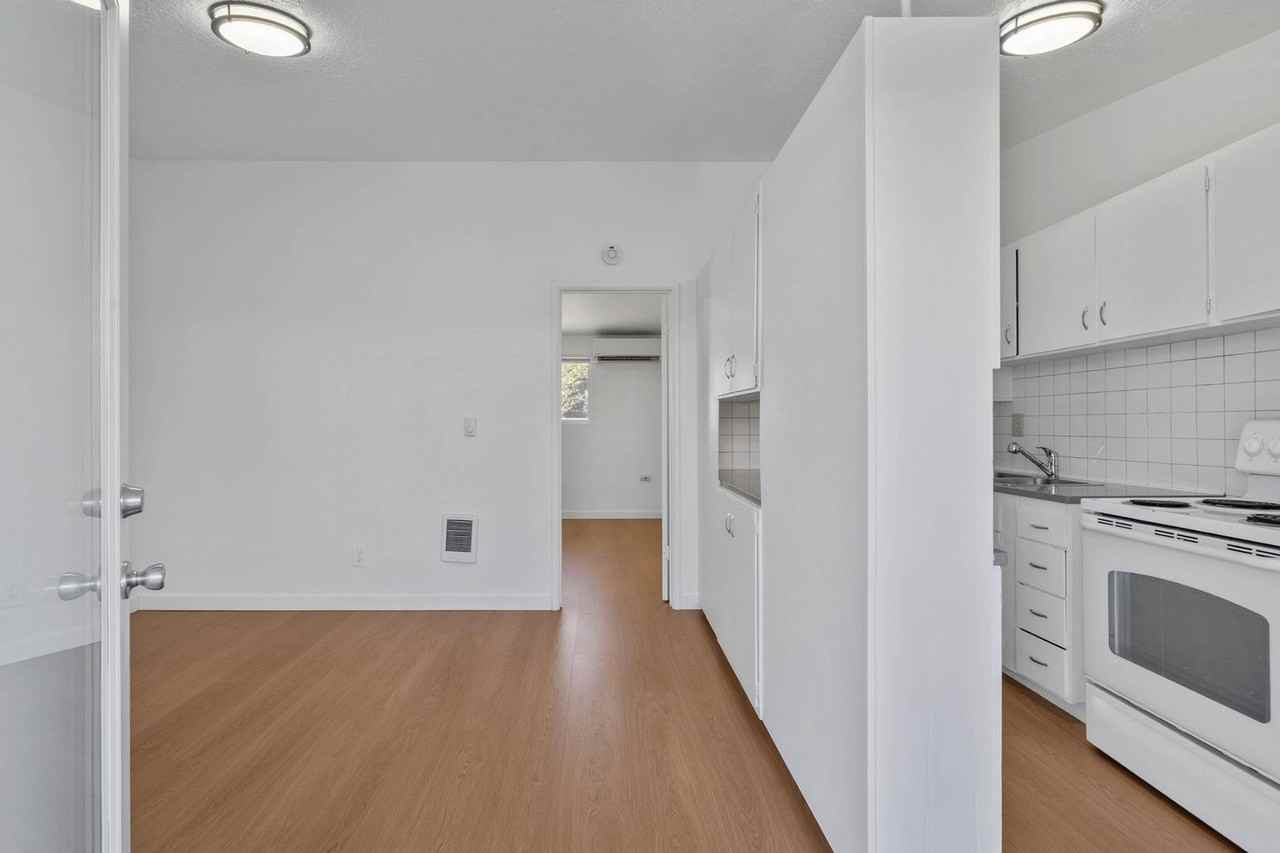 460 N Broadway St #472 - Photo 3 of 27