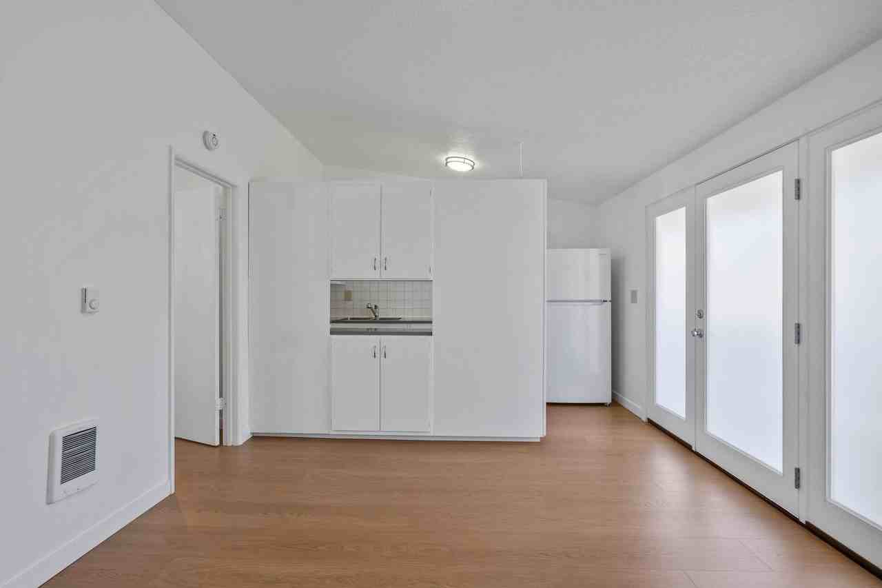 460 N Broadway St #472 - Photo 5 of 27