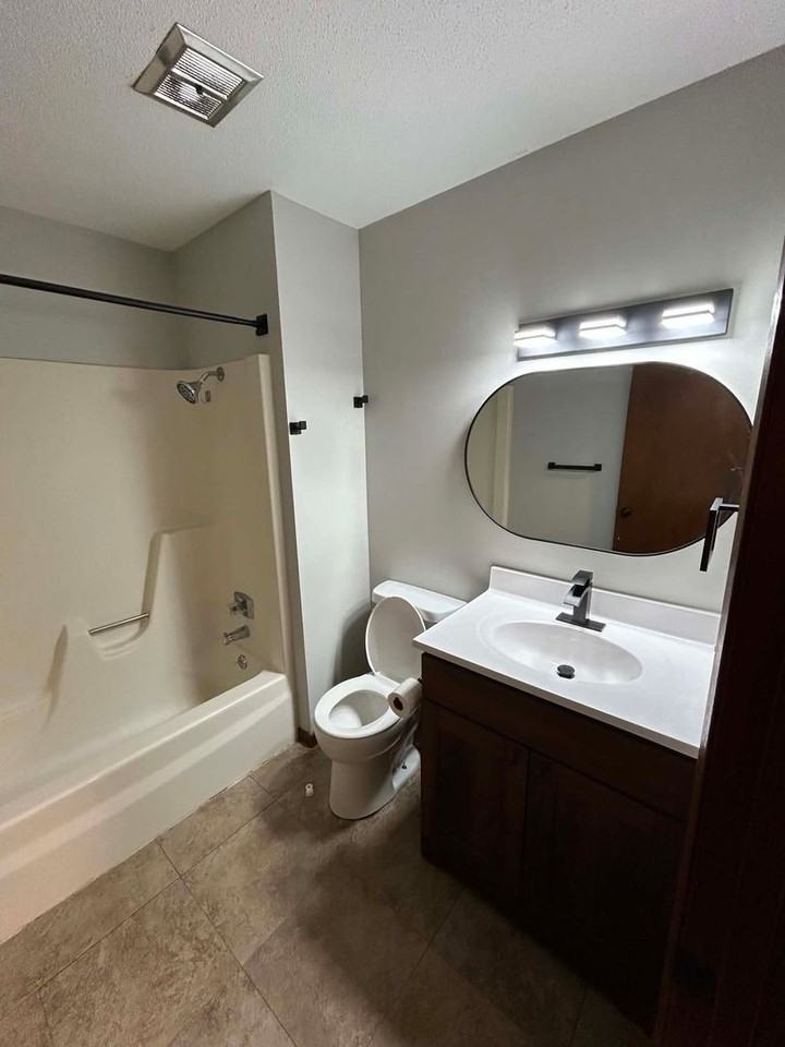 Lakepoint - Photo 5 of 13