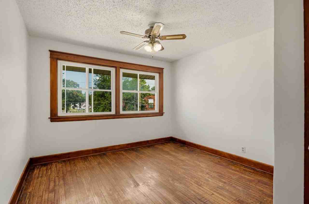 815 W Genesee Ave - Photo 7 of 12