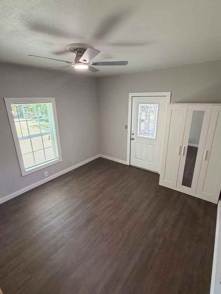 231 Elm St - Photo 6 of 20