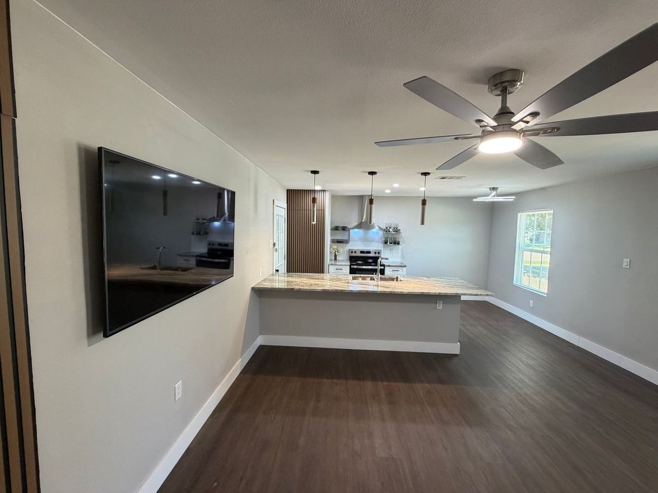 231 Elm St - Photo 5 of 18