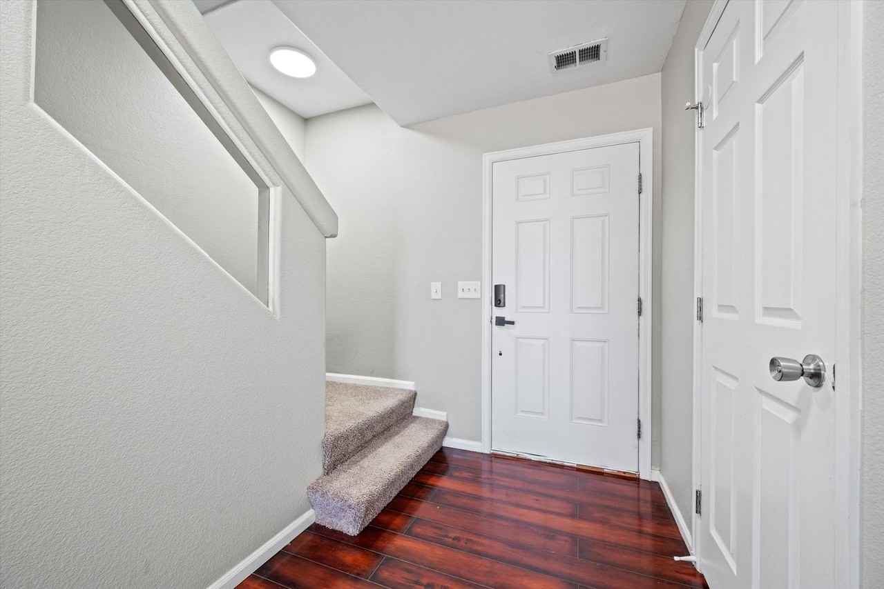 21459 Randolph Pl - Photo 3 of 21