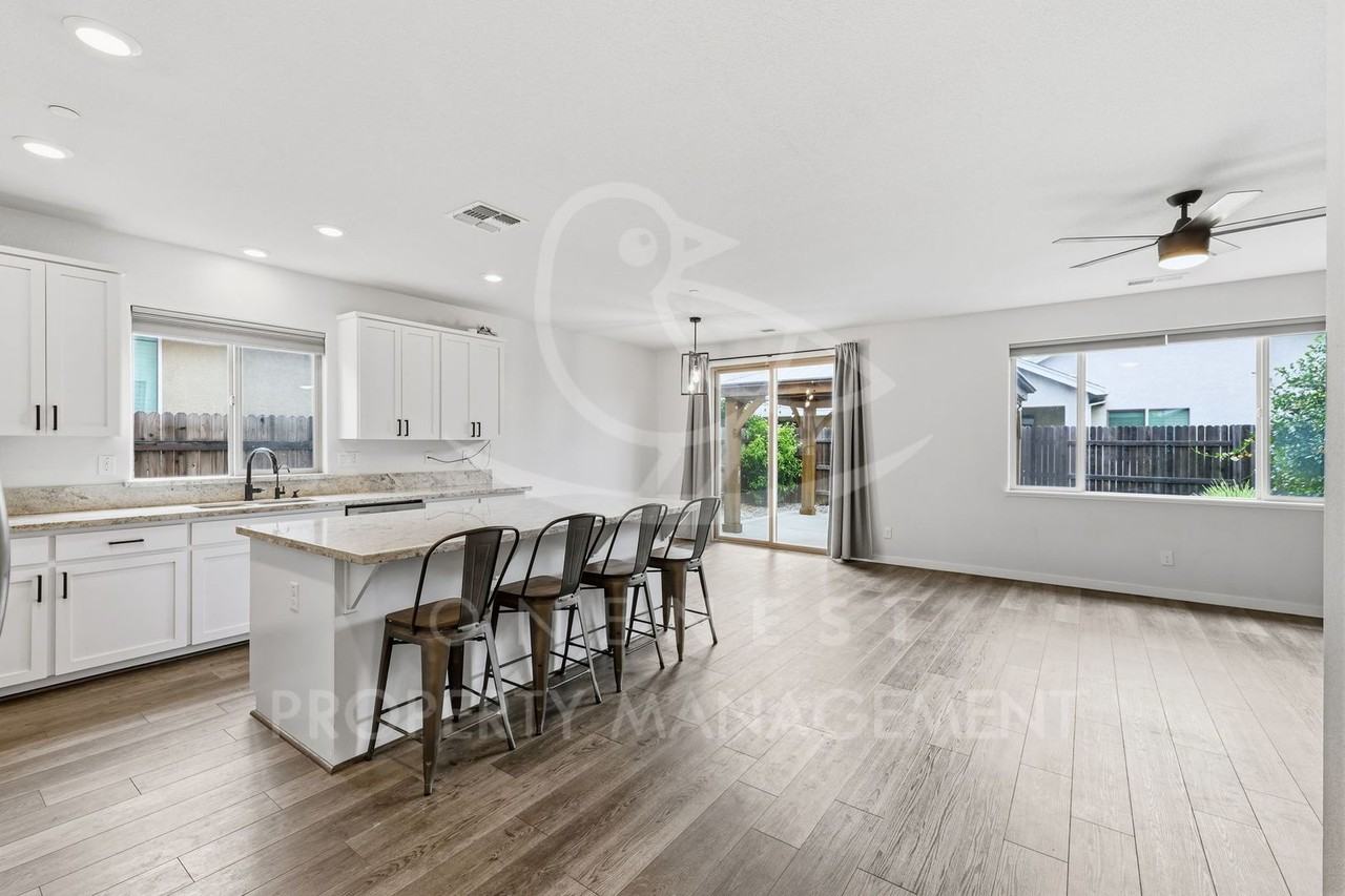 5676 Seedling Way - Photo 4 of 26