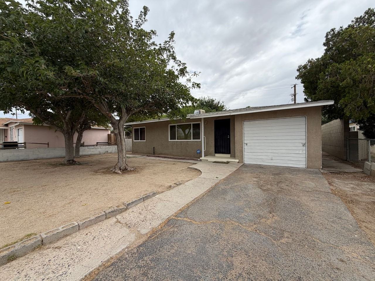 1440 Nancy St - Photo 4 of 43