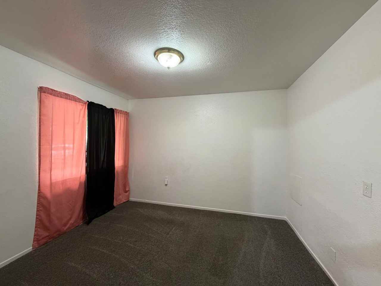 1440 Nancy St - Photo 5 of 43