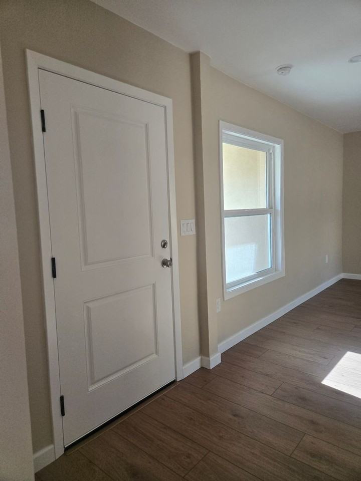 6030 Colonial Dr - Photo 3 of 36