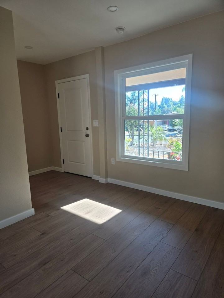 6030 Colonial Dr - Photo 4 of 36