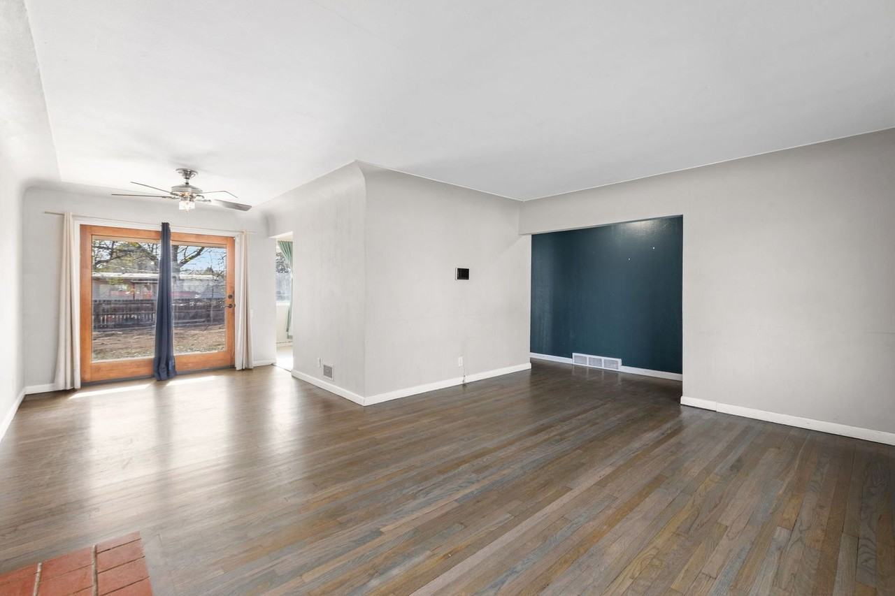 1306 23rd Avenue Ct - Photo 5 of 31
