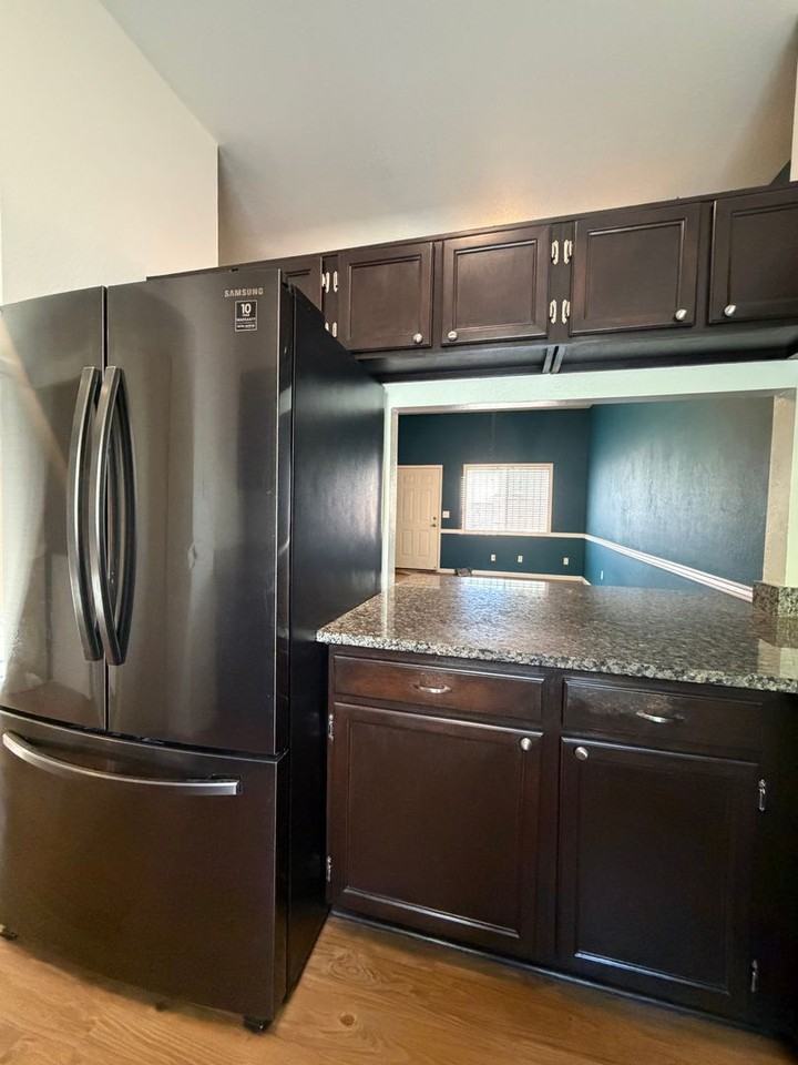 2825 N Adelaide Pl - Photo 5 of 26