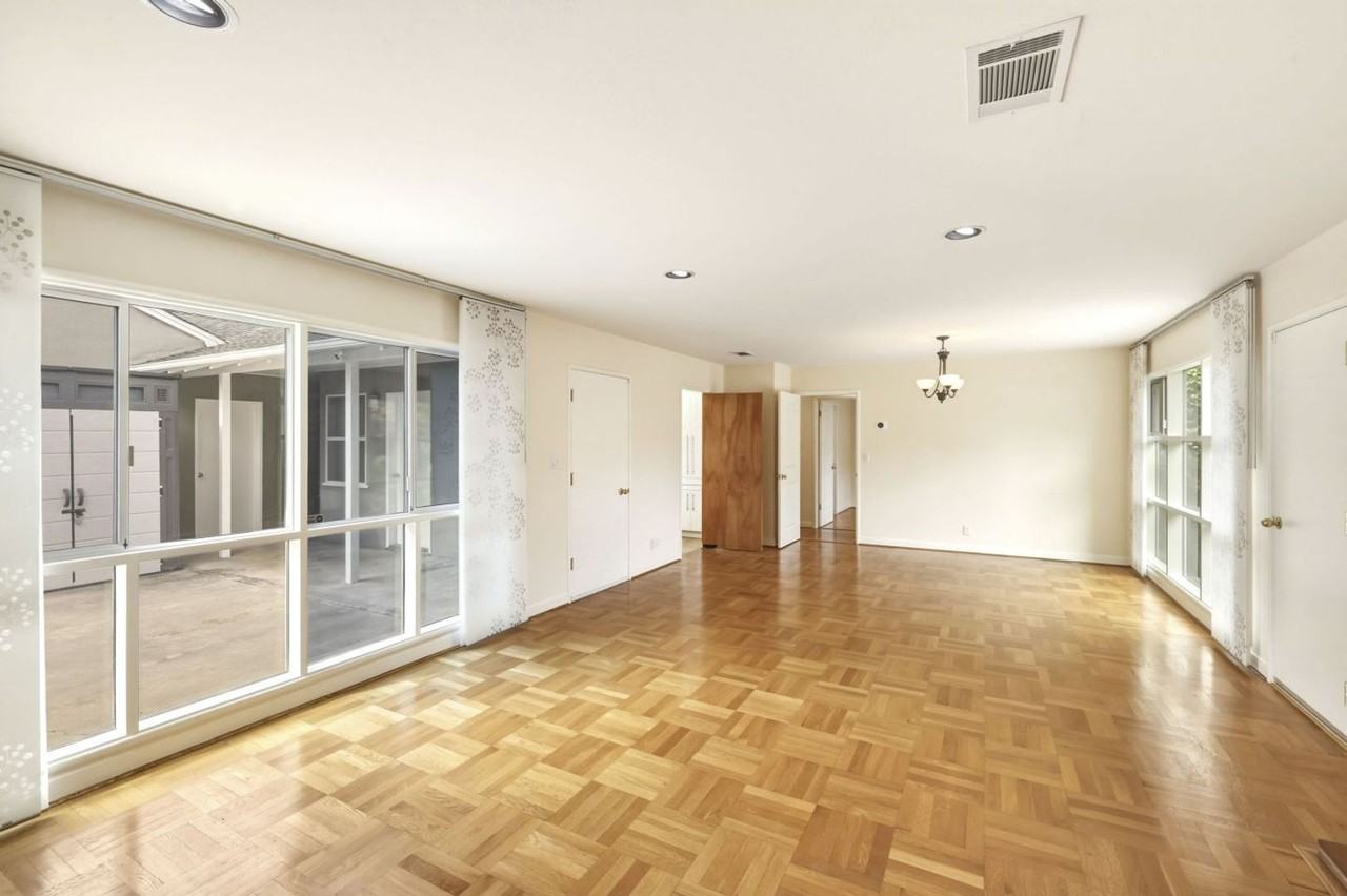 889 Embarcadero Rd - Photo 3 of 15