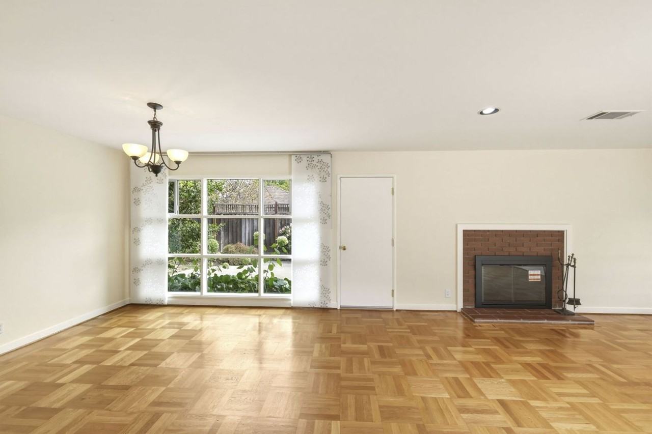 889 Embarcadero Rd - Photo 4 of 15
