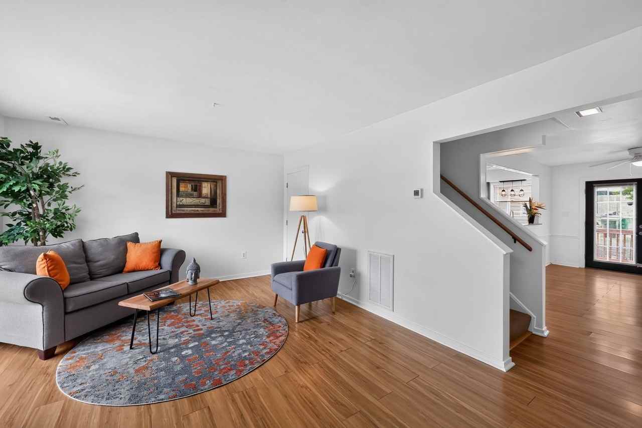 1512 Lakeview Ave - Photo 3 of 29