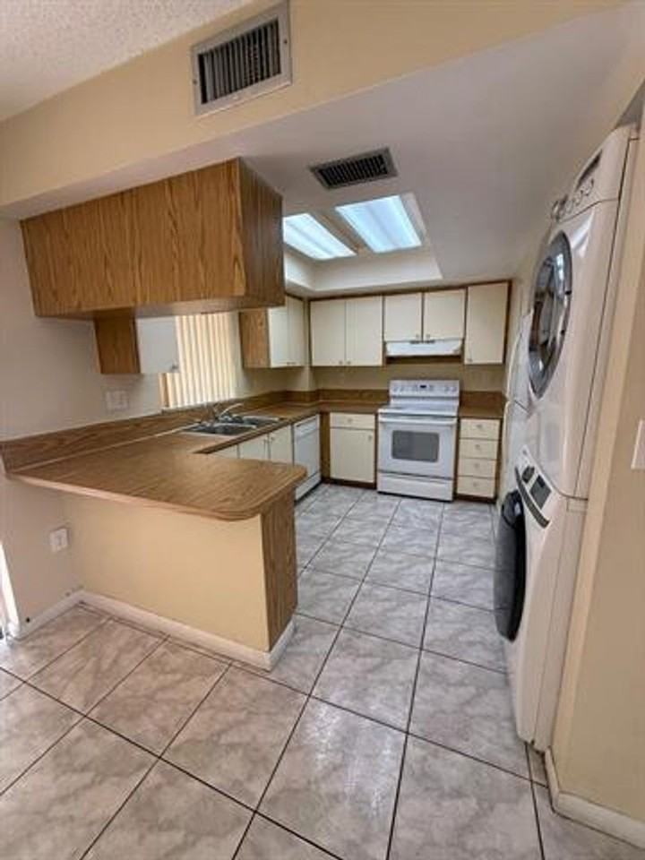 5232 5232 SW 122nd Ter th 5232 - Photo 6 of 31