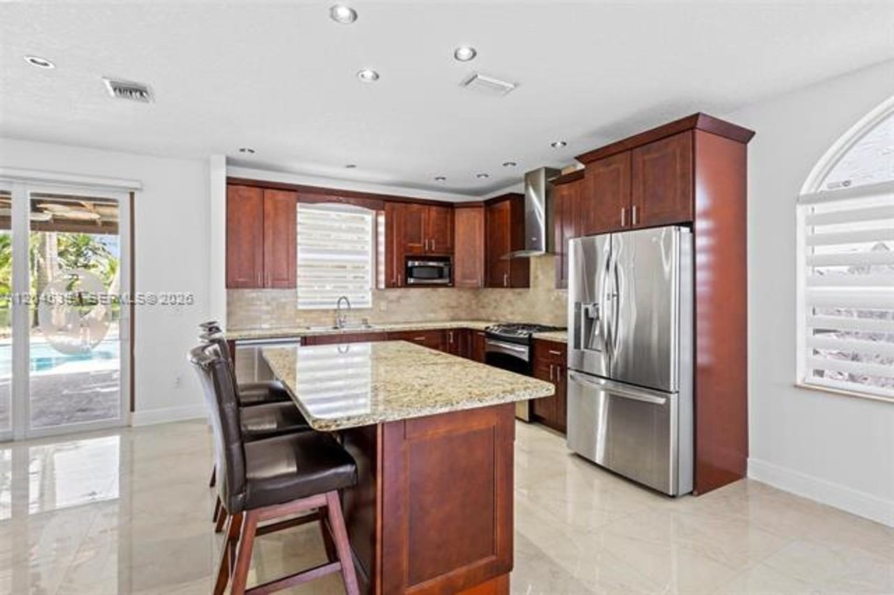 15835 Nw 7th St #15835 - Photo 5 of 33
