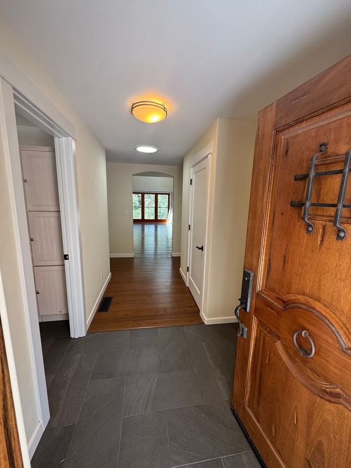 325 Vista Robles Dr - Photo 4 of 39