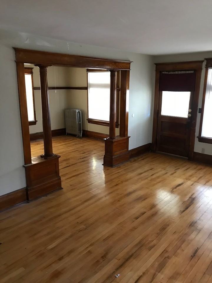 123 Wayzata St - Photo 2 of 7
