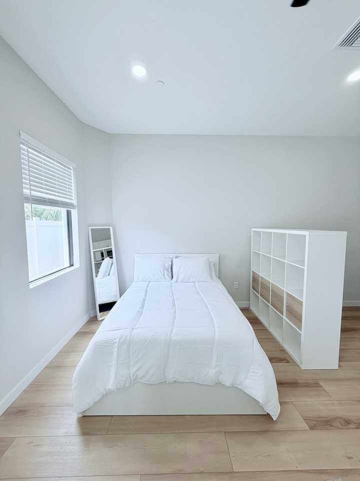 821 16th St N, Unit 103 - Photo 6 of 19