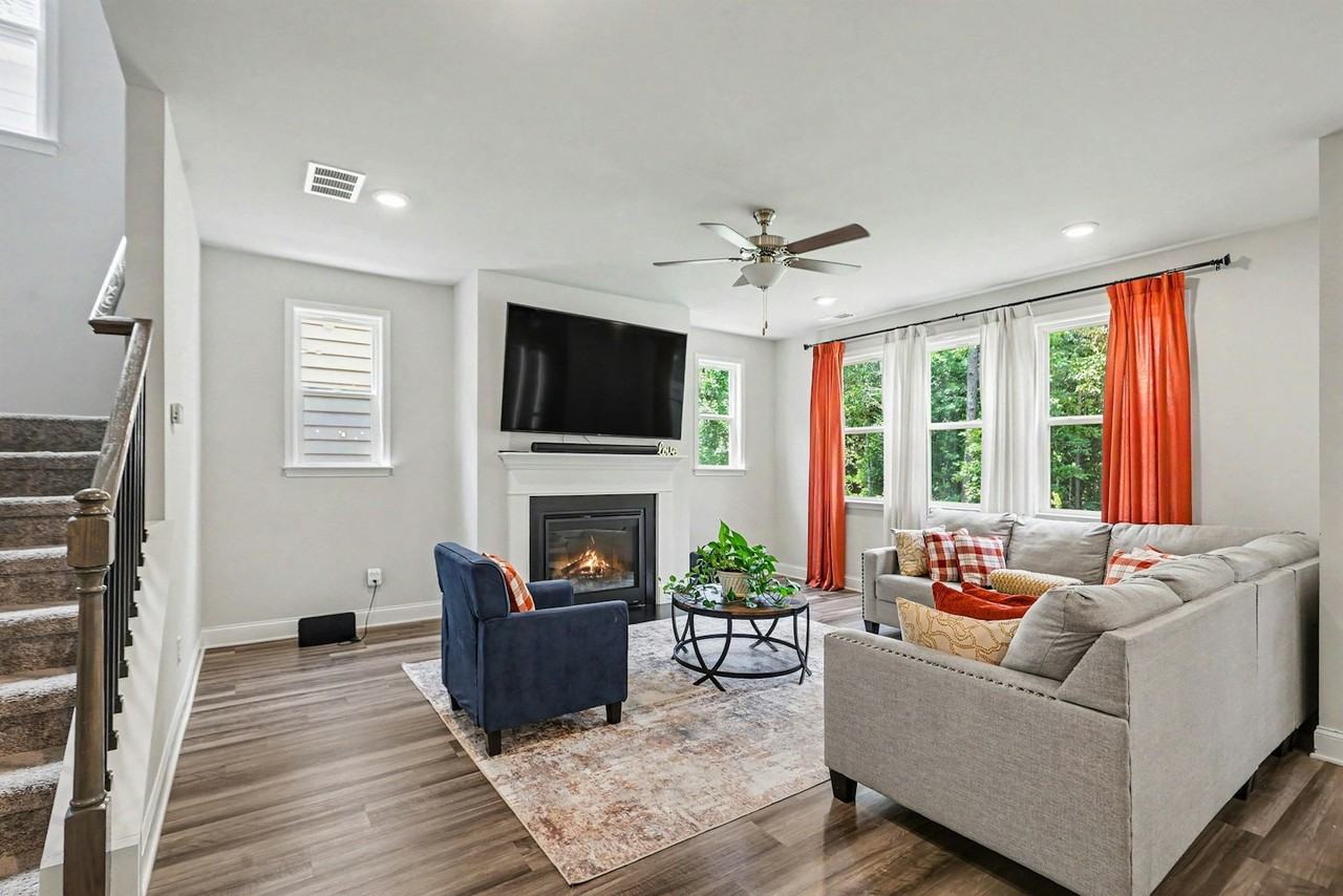 170 Glen Abbey Circle - Photo 6 of 35