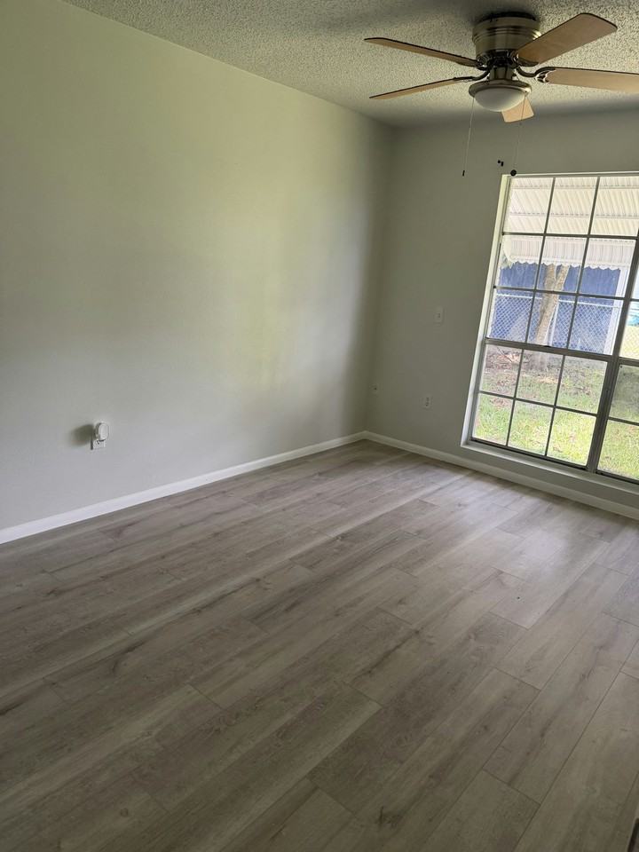 693 John Hancock Ln - Photo 7 of 10