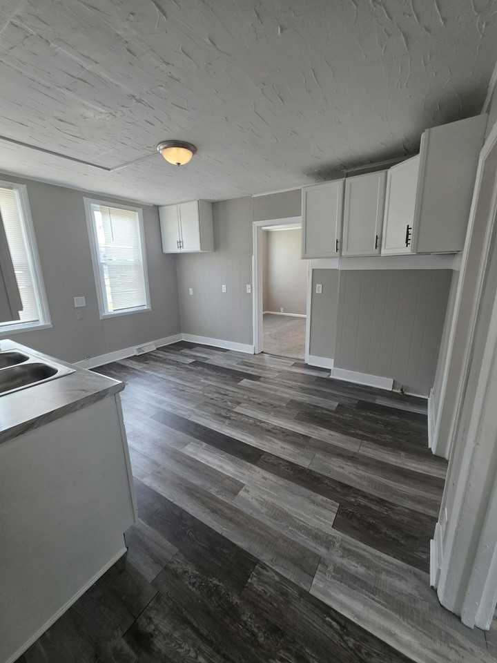 3319 West 44th Street, Unit Front Lower - Photo 3 of 10