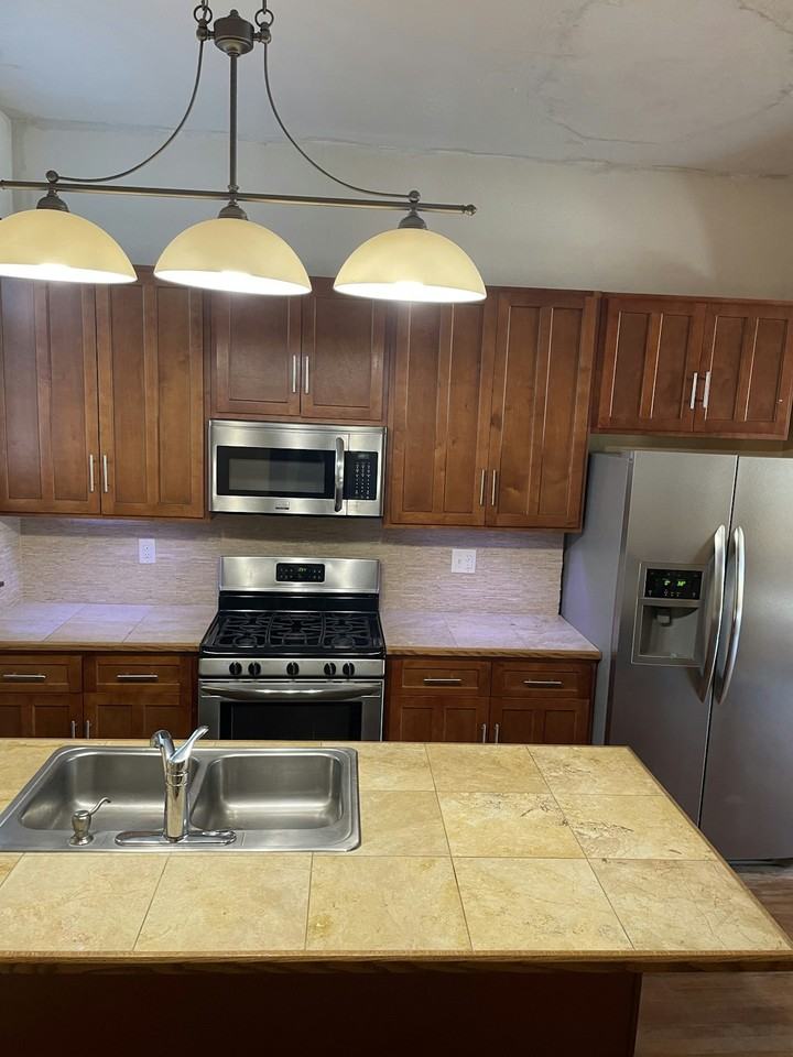 109 1/2 E. 6th St. Unit#16 - Photo 3 of 10