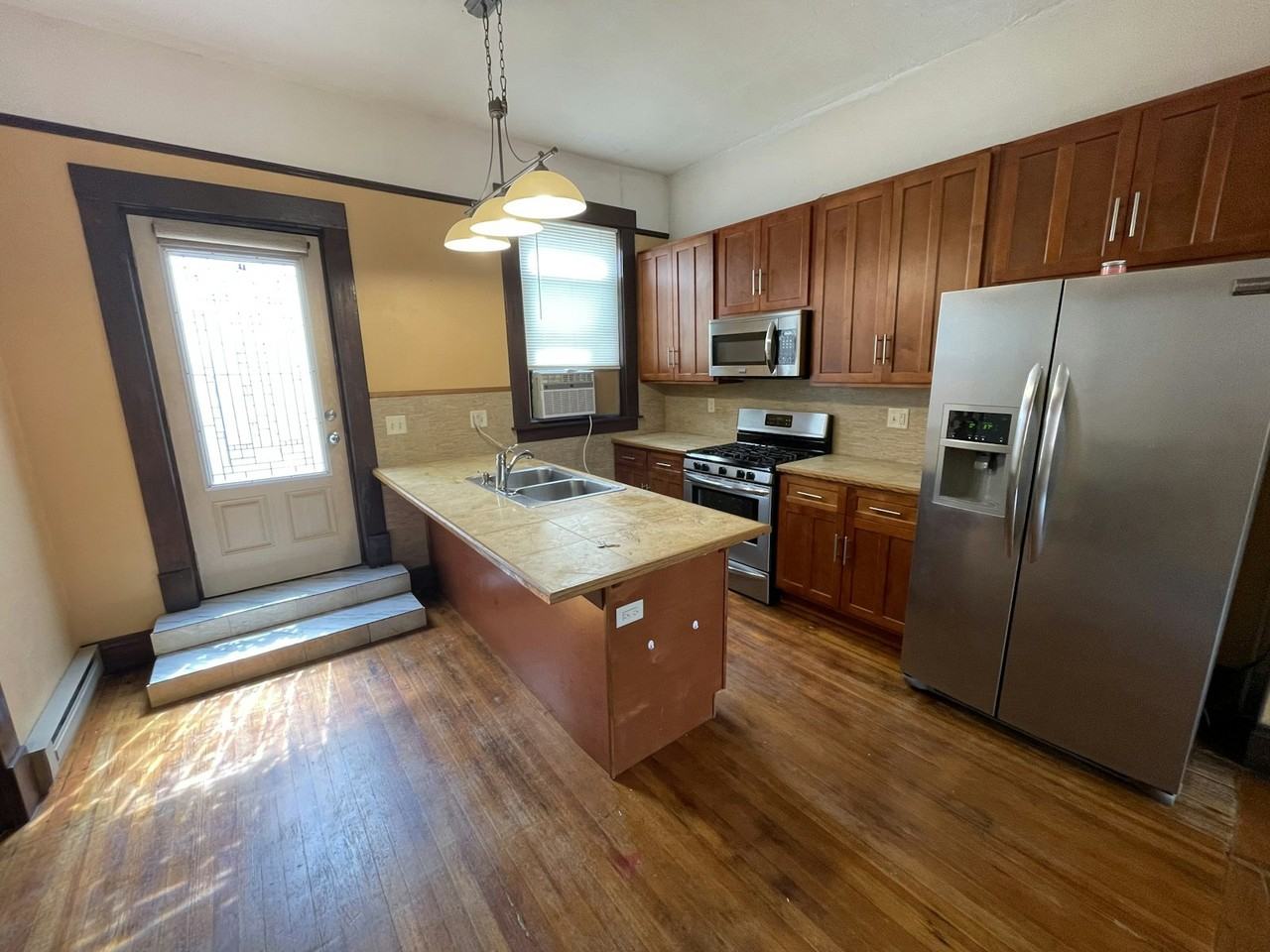 109 1/2 E. 6th St. Unit#16 - Photo 6 of 10