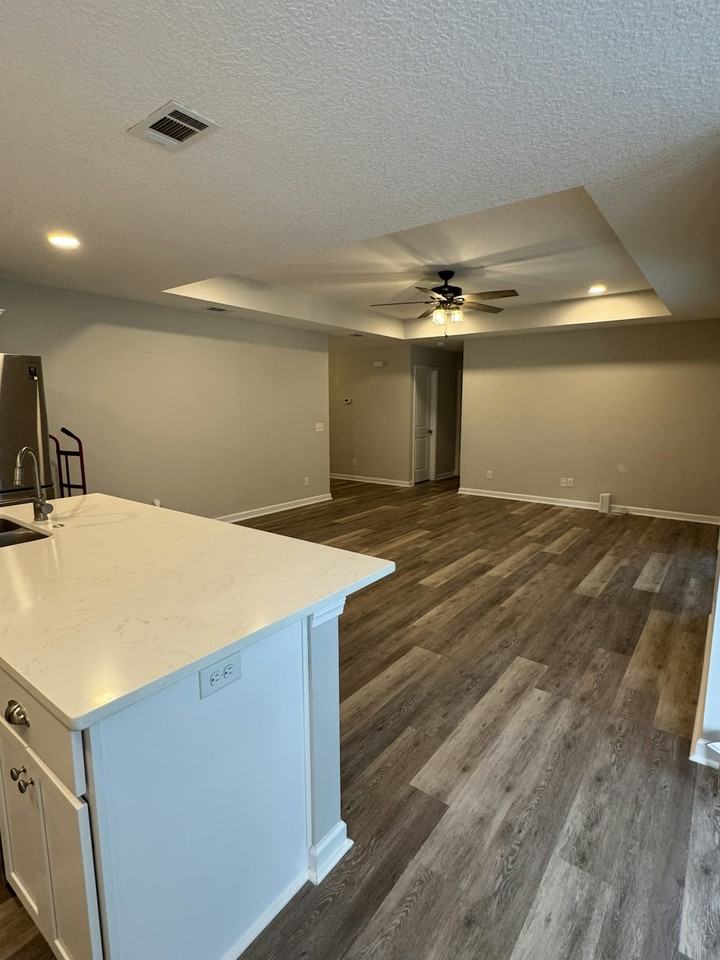 186 Hunters Point Way - Photo 4 of 24