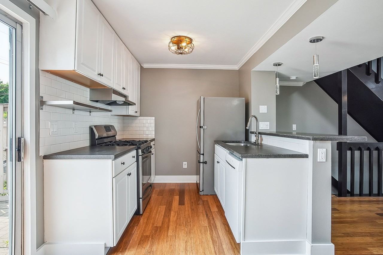 4841 Stoneybrook Blvd #4841 - Photo 5 of 20