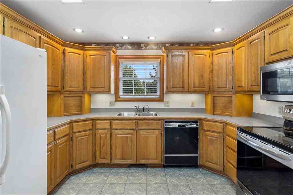 15262 Shipe Rd #NA - Photo 7 of 36