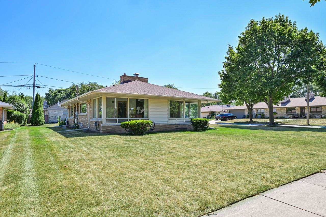 728 N 74th St #NA - Photo 2 of 20