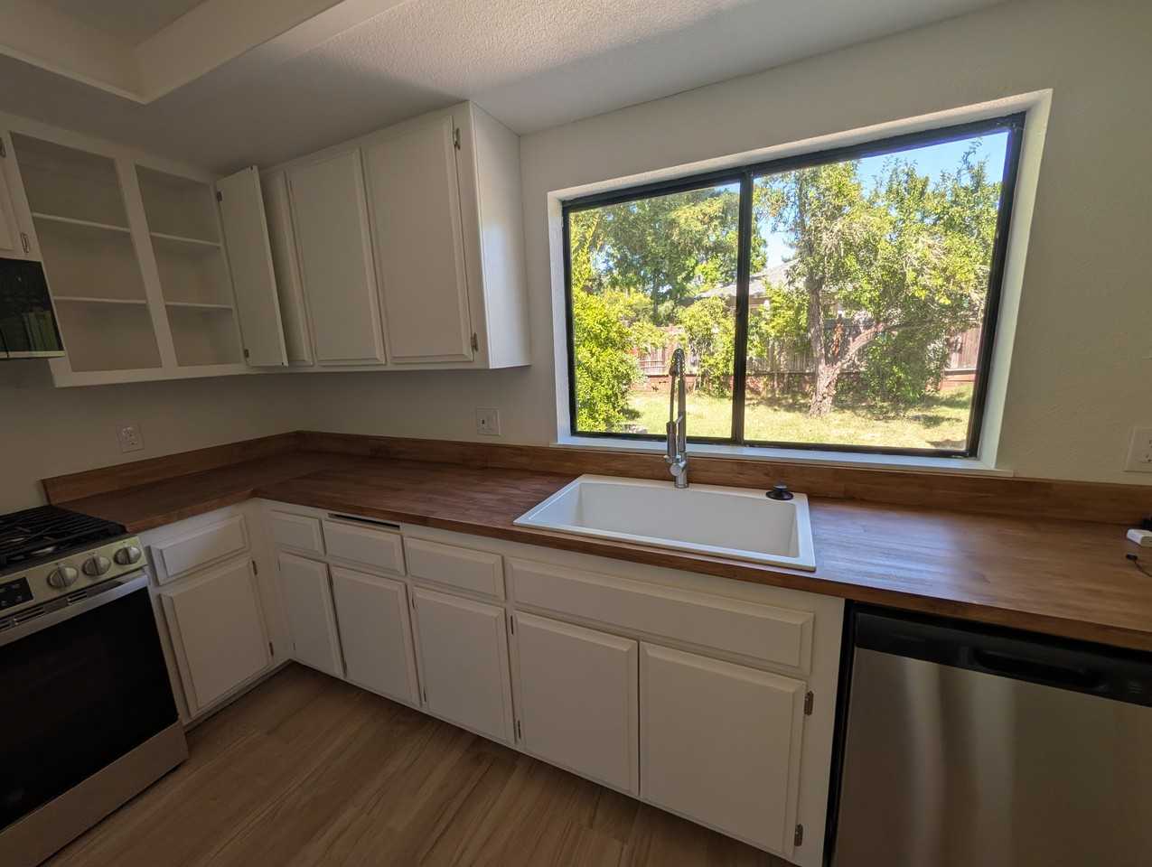 348 Almond Way #NA - Photo 7 of 20