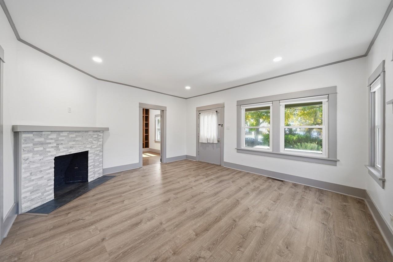 613 N Lucerne Blvd #NA - Photo 3 of 23