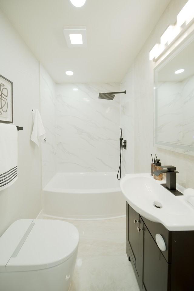921 W 19th St #NA - Photo 7 of 9