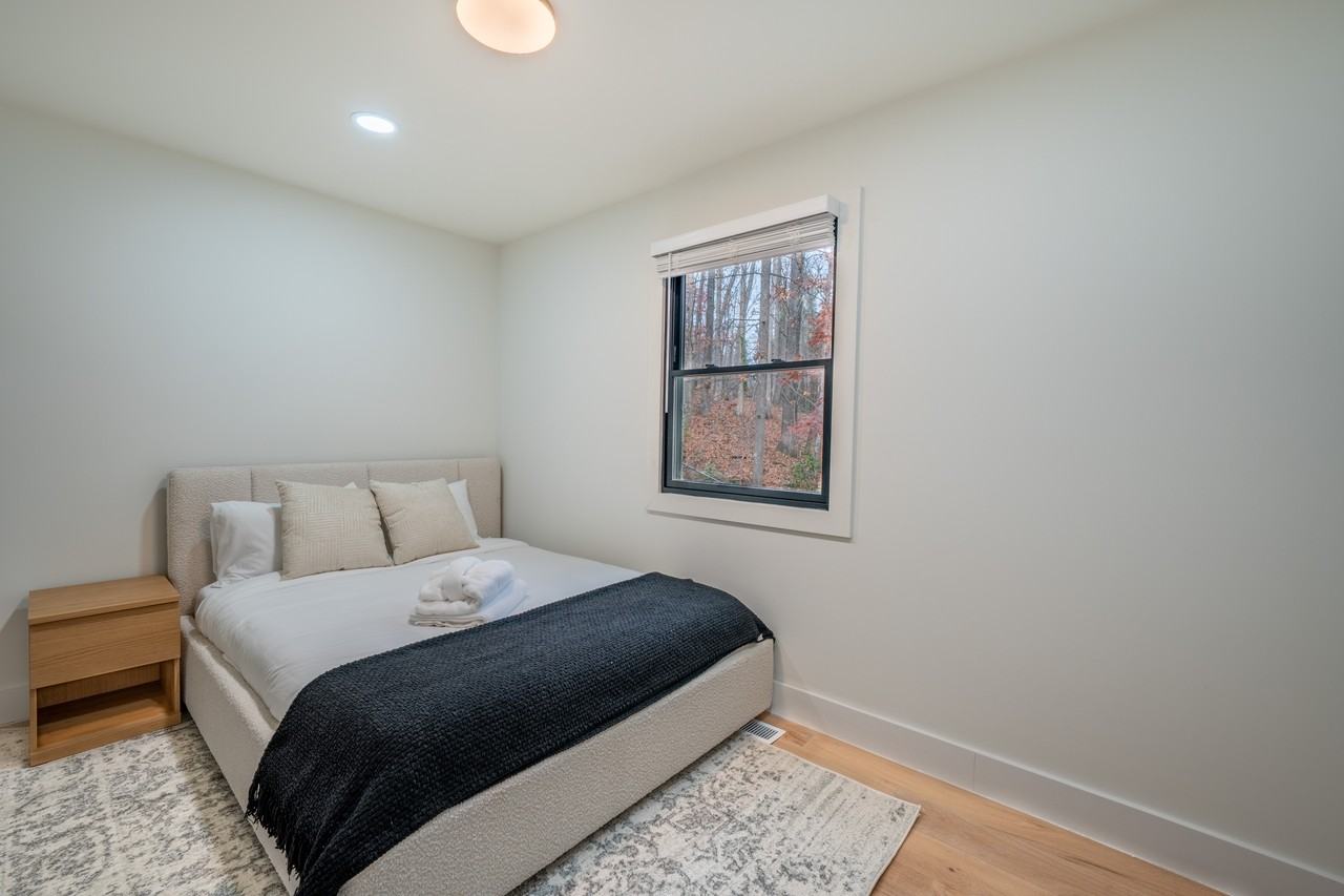 1704 Inglewood Dr #NA - Photo 4 of 17