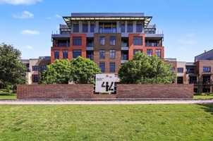 featured image of 321 Ne 4th St #32