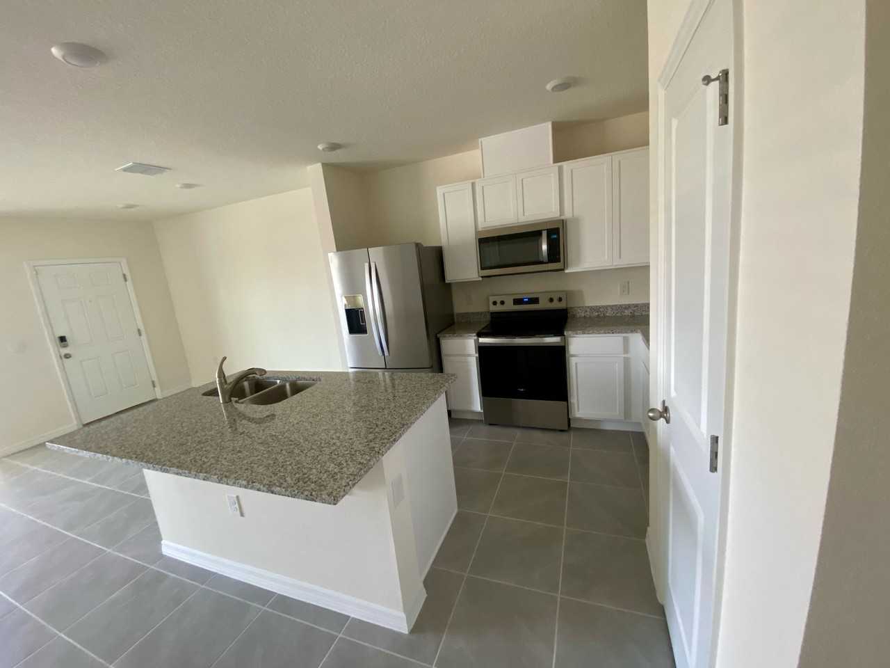 392 Preston Cove Dr #392 - Photo 3 of 25