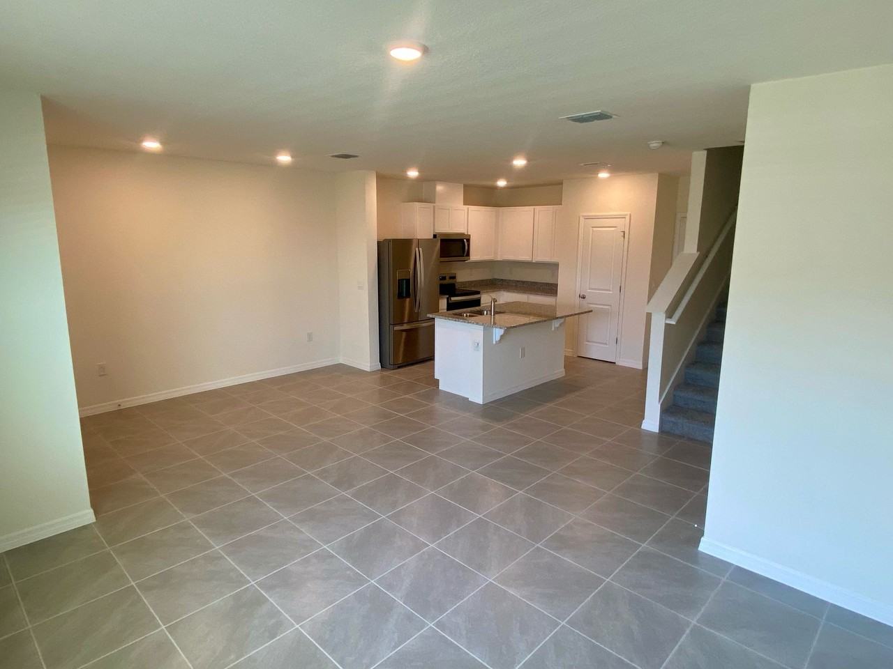 392 Preston Cove Dr #392 - Photo 4 of 25