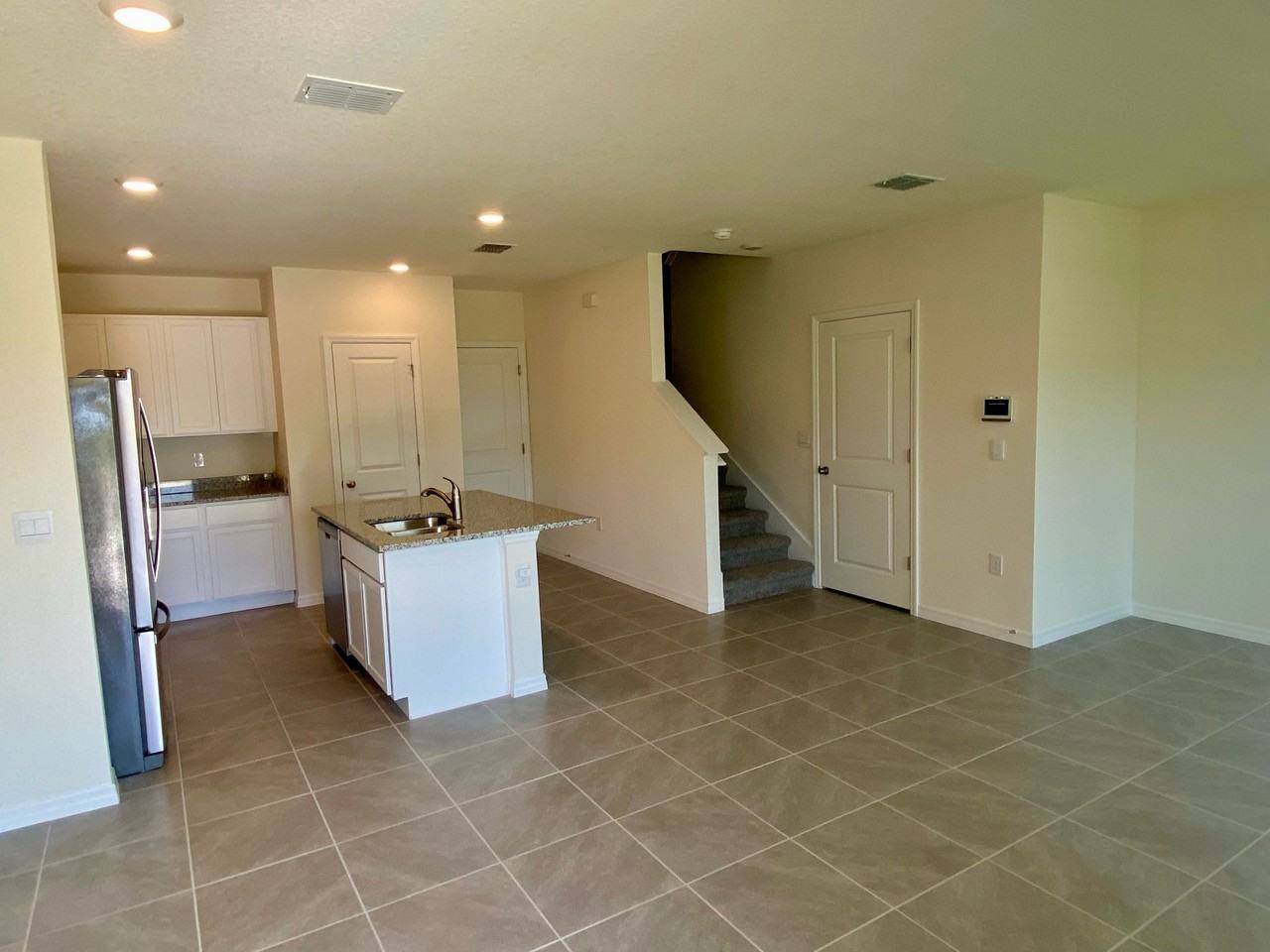392 Preston Cove Dr #392 - Photo 5 of 25