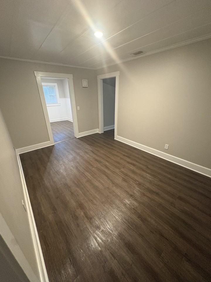 550 S Rountree St #NA - Photo 3 of 11