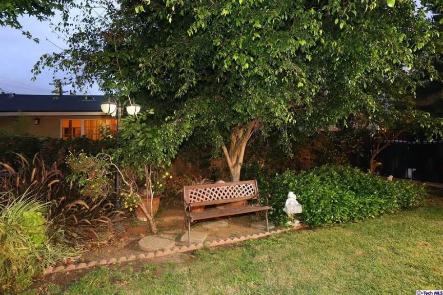 412 Roads End St #NA - Photo 3 of 17