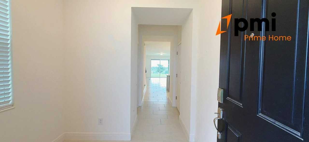 7896 Syracuse Dr - Photo 5 of 41