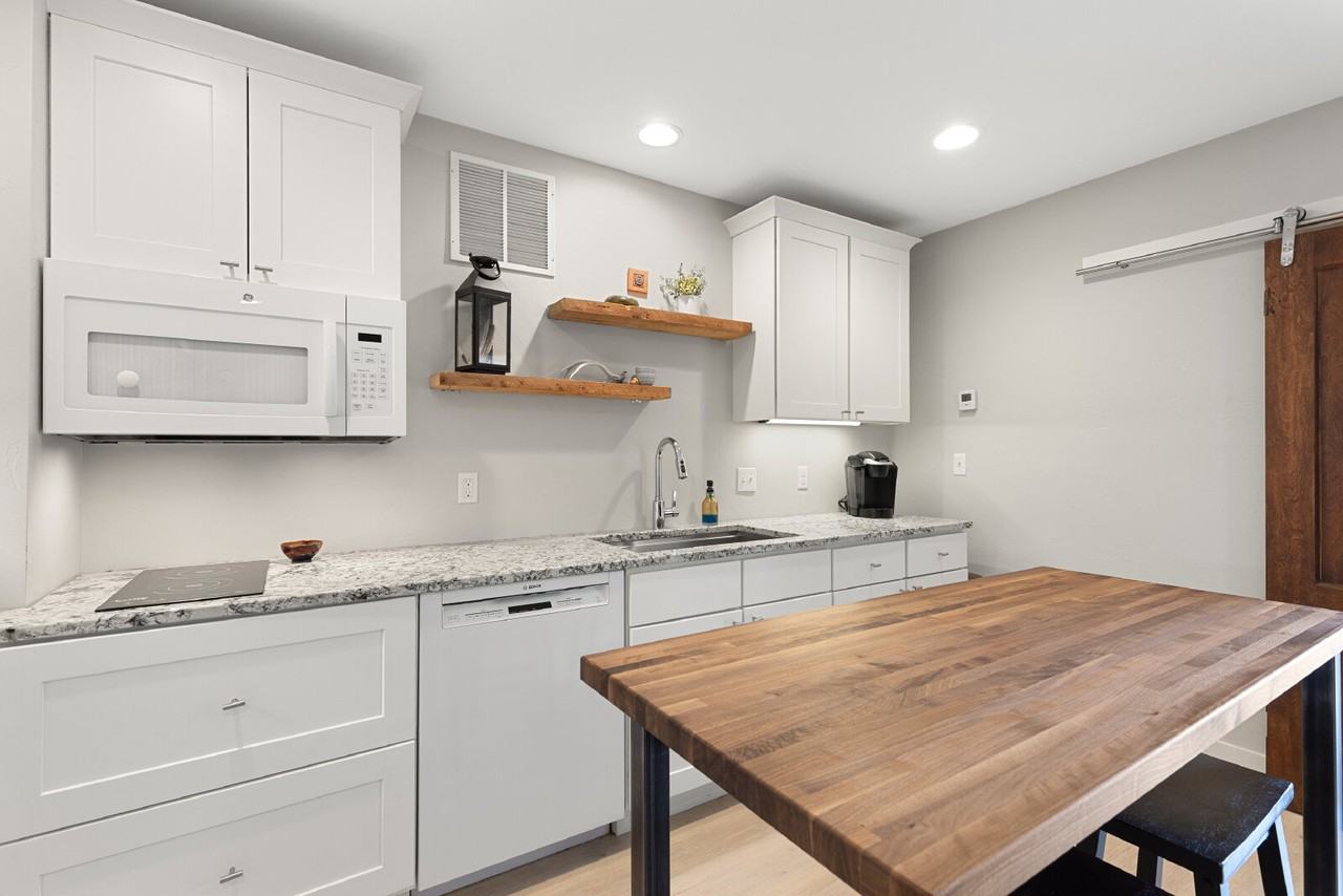 4579 Cascade St - Photo 3 of 12