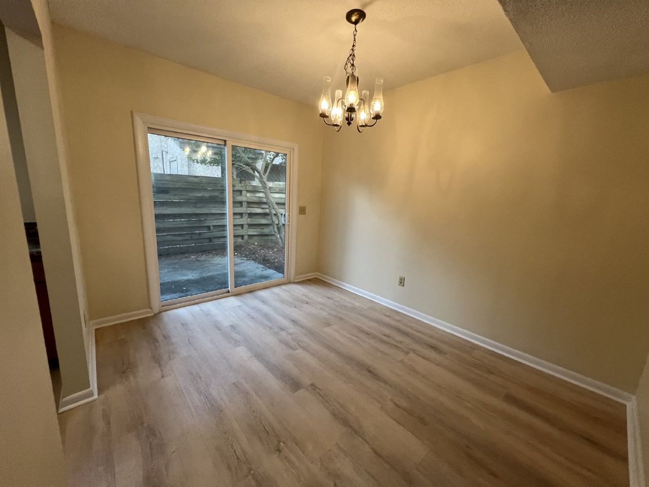 803 Kelly Dr - Photo 4 of 14
