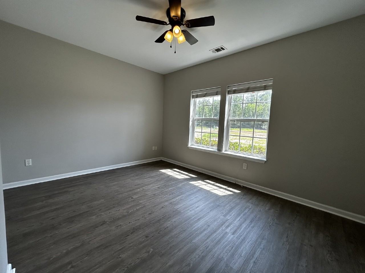 400 Telfair Dr - Photo 3 of 16