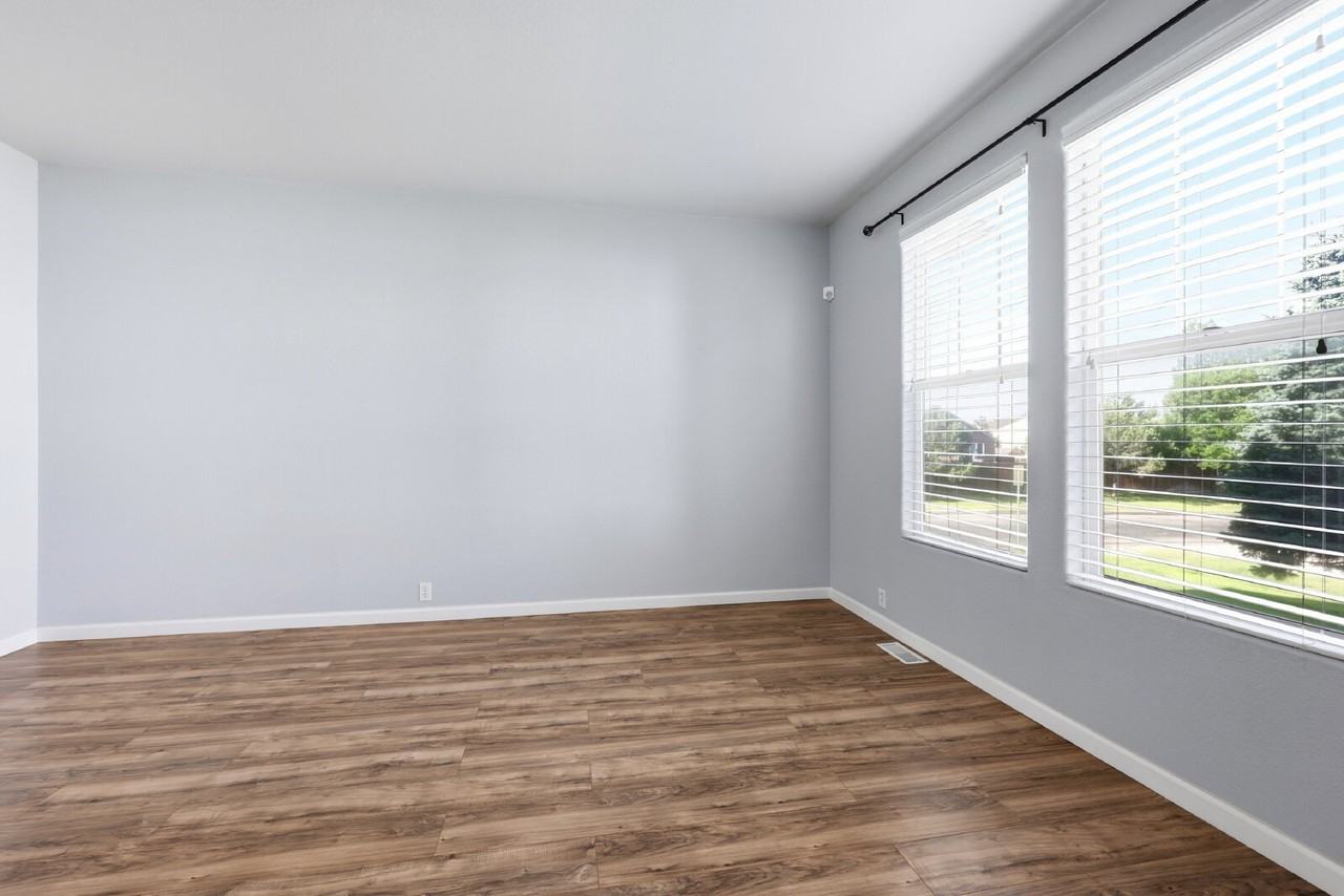 5882 Ensemble Hts - Photo 3 of 33