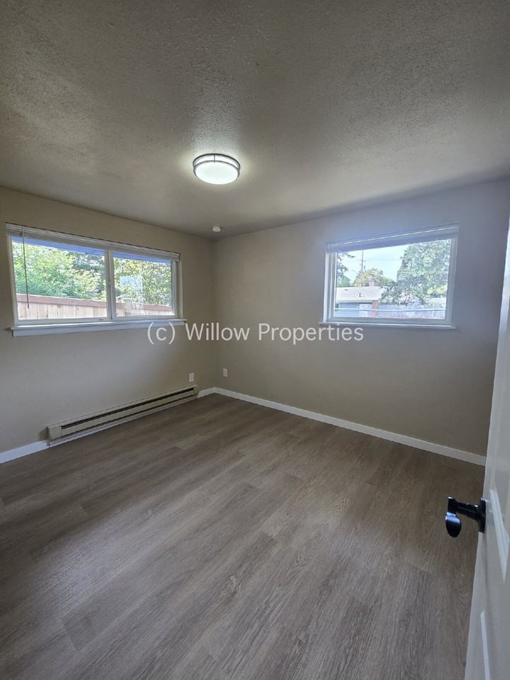 12020 Edgewood Ave Sw - Photo 4 of 8