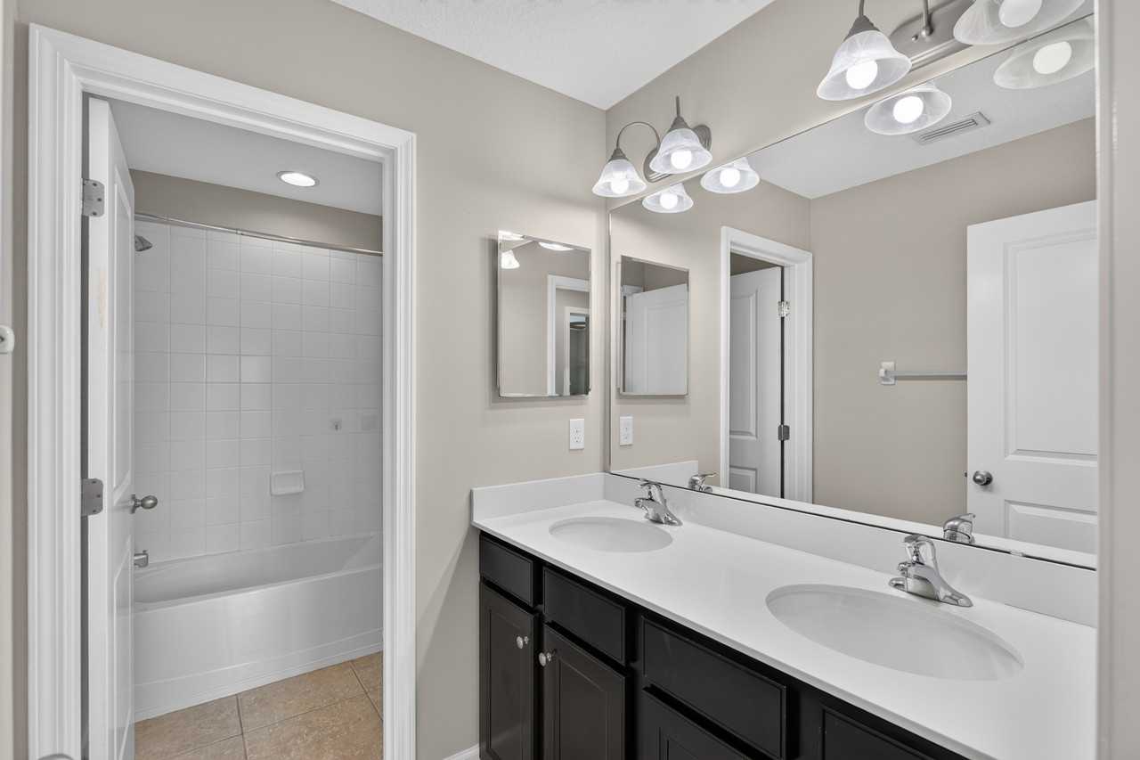 14045 Hazelwood Ct #NA - Photo 3 of 19