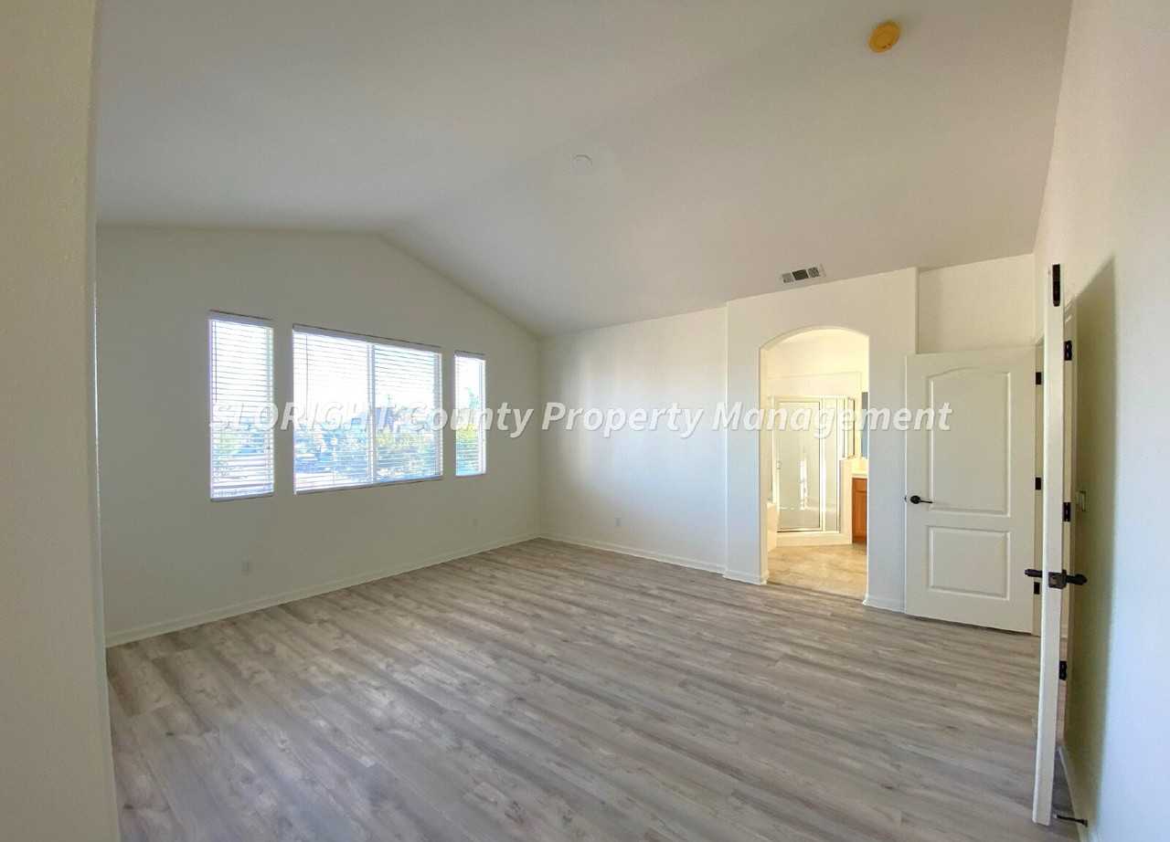 1654 Belmont Ct - Photo 5 of 24