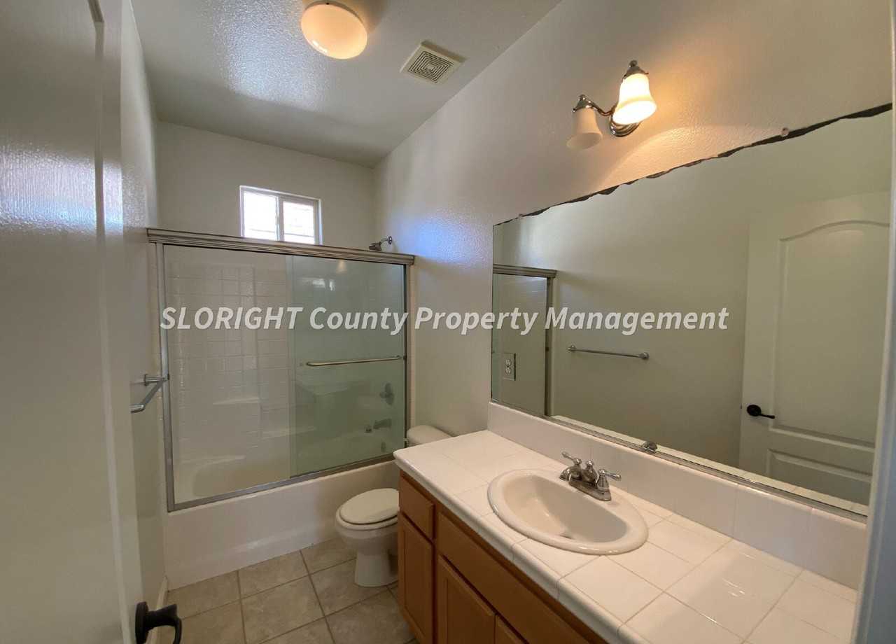 1654 Belmont Ct - Photo 7 of 24